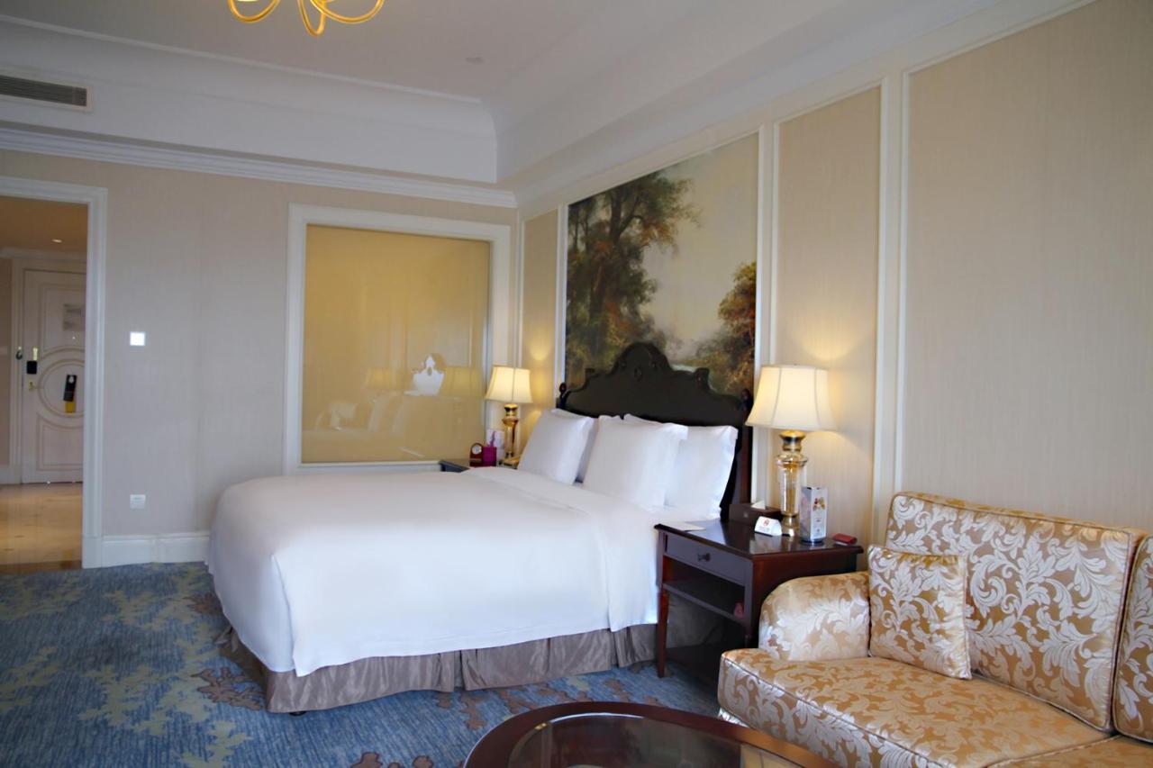 Crowne Plaza Ocean Spring Resort By Ihg Jimo Exteriör bild