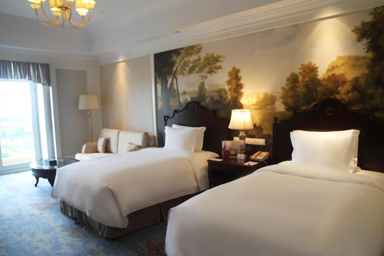Crowne Plaza Ocean Spring Resort By Ihg Jimo Exteriör bild