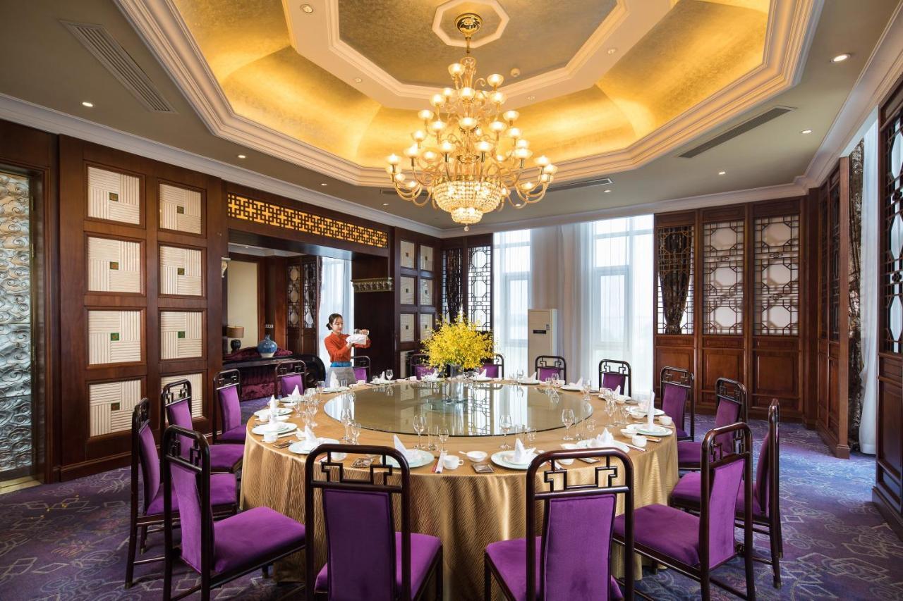 Crowne Plaza Ocean Spring Resort By Ihg Jimo Exteriör bild