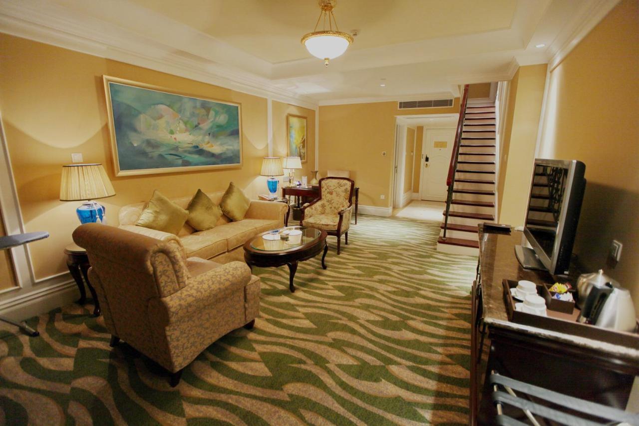 Crowne Plaza Ocean Spring Resort By Ihg Jimo Exteriör bild