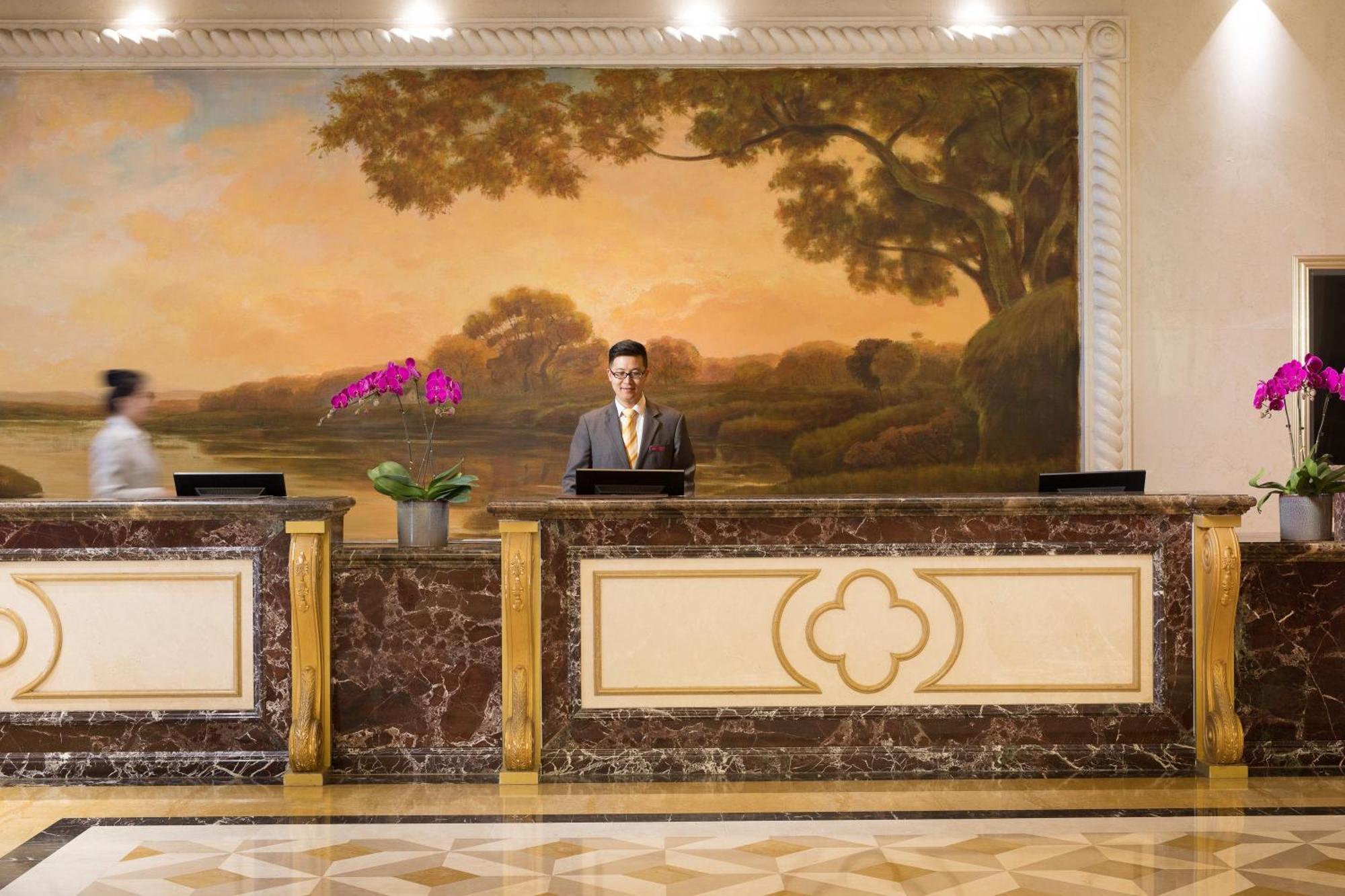Crowne Plaza Ocean Spring Resort By Ihg Jimo Exteriör bild