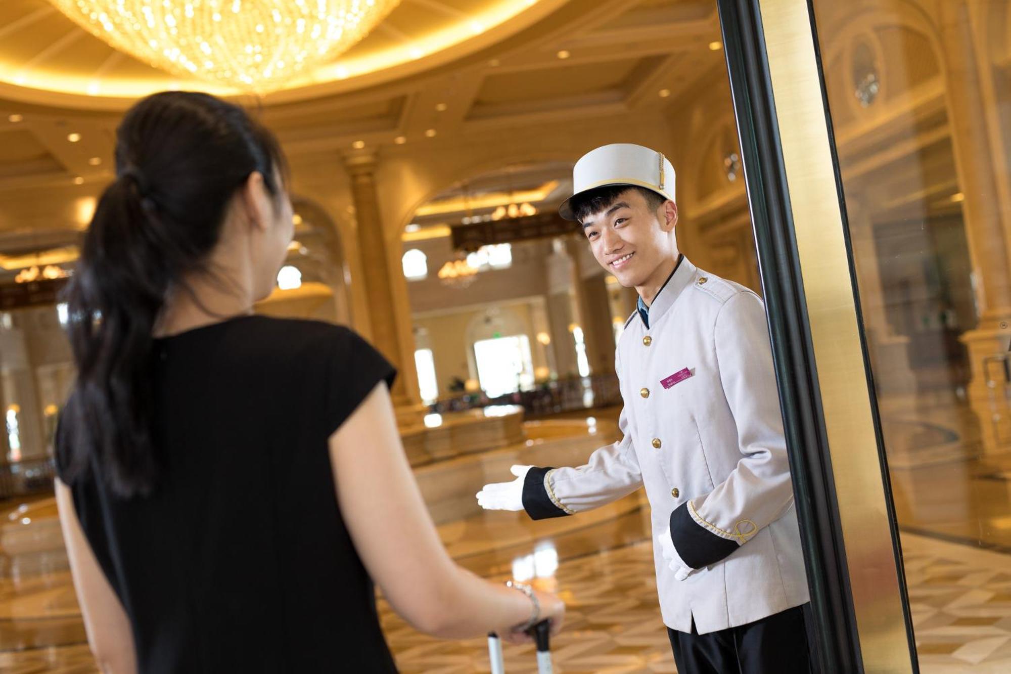 Crowne Plaza Ocean Spring Resort By Ihg Jimo Exteriör bild